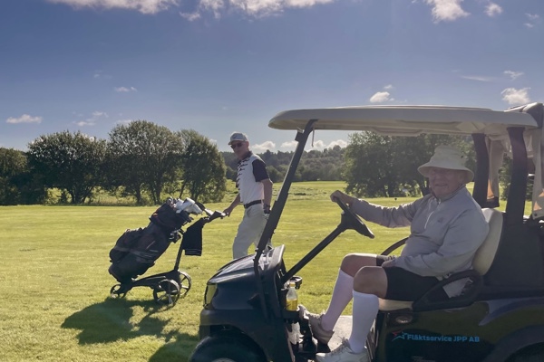 Nu rullar snart golfbilarna ute på banan!