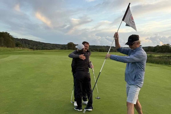 Spännande final i Veckogolfen
