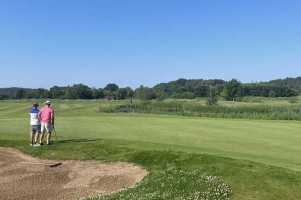 Fullträffar i solskenet: Hemköp Fyrboll och Golfshopens Greensome avslutade Golfveckan med stil